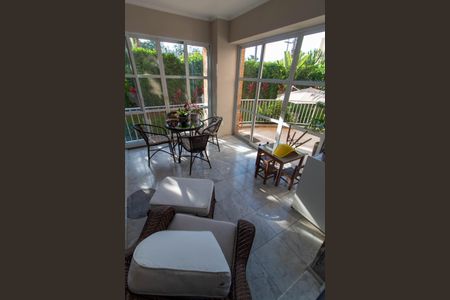 Apartamento à venda com 259m², 3 quartos e 3 vagas Apartamento à venda com 259m², 3 quartos e 3 vagasSacada da Suíte