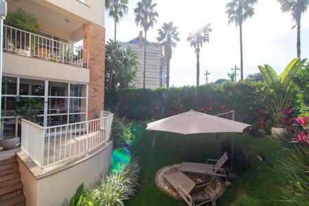 Apartamento à venda com 259m², 3 quartos e 3 vagas Apartamento à venda com 259m², 3 quartos e 3 vagasSacada da Suíte 3