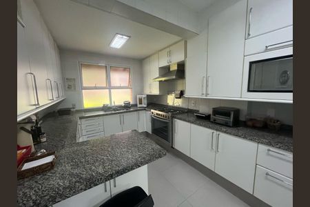 Apartamento à venda com 259m², 3 quartos e 3 vagas