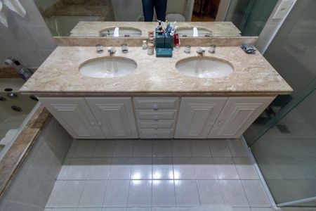 Apartamento à venda com 259m², 3 quartos e 3 vagas Apartamento à venda com 259m², 3 quartos e 3 vagasBanheiro da Suíte 3