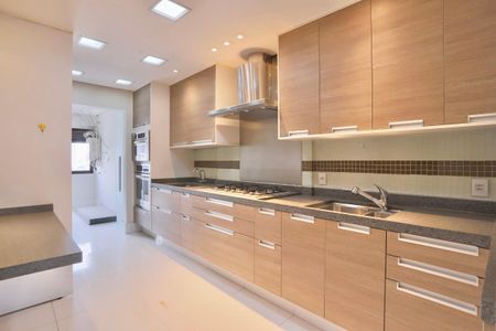 Apartamento para alugar com 220m², 4 quartos e 4 vagasCozinha