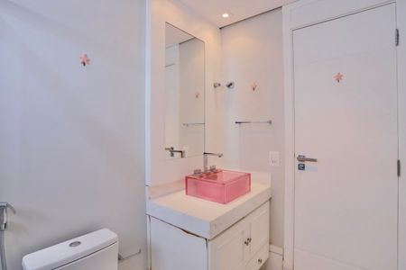 Apartamento para alugar com 220m², 4 quartos e 4 vagasBanheiro do Quarto 1