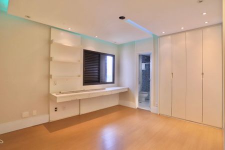 Apartamento para alugar com 220m², 4 quartos e 4 vagasQuarto 4