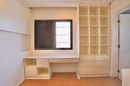 Apartamento para alugar com 220m², 4 quartos e 4 vagasQuarto 3