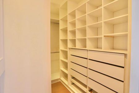 Apartamento para alugar com 220m², 4 quartos e 4 vagasCloset do quarto 1