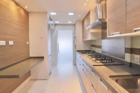 Apartamento para alugar com 220m², 4 quartos e 4 vagasCozinha