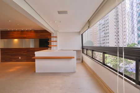 Apartamento para alugar com 220m², 4 quartos e 4 vagasVaranda gourmet