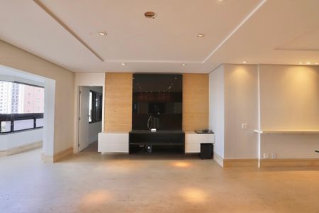 Apartamento para alugar com 220m², 4 quartos e 4 vagasSala