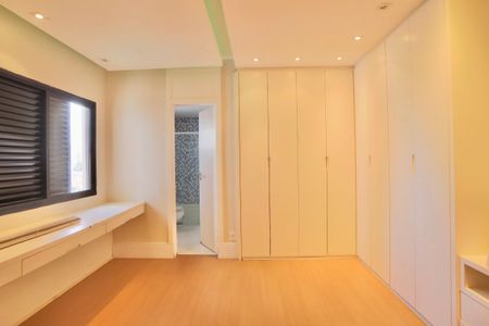 Apartamento para alugar com 220m², 4 quartos e 4 vagasQuarto 4