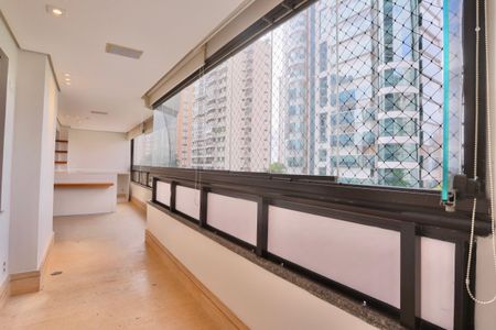 Apartamento para alugar com 220m², 4 quartos e 4 vagasVaranda gourmet