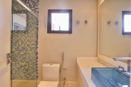 Apartamento para alugar com 220m², 4 quartos e 4 vagasBanheiro do Quarto 3