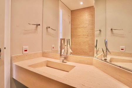 Apartamento para alugar com 220m², 4 quartos e 4 vagasLavabo