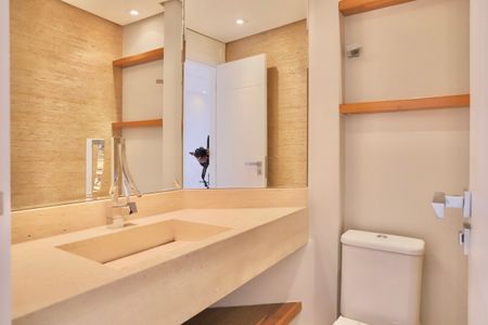 Apartamento para alugar com 220m², 4 quartos e 4 vagasLavabo