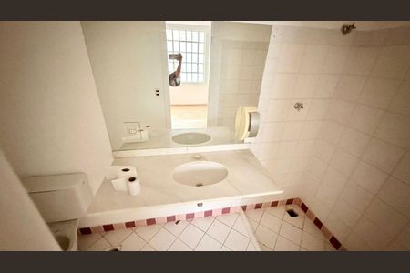 Casa à venda com 240m², 5 quartos e sem vaga