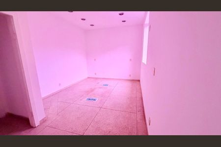 Casa à venda com 240m², 5 quartos e sem vaga