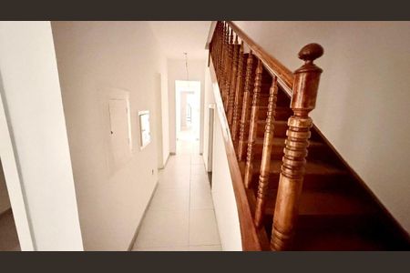 Casa à venda com 240m², 5 quartos e sem vaga