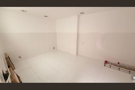 Casa à venda com 240m², 5 quartos e sem vaga