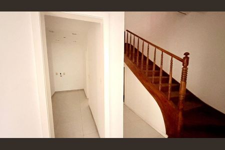 Casa à venda com 240m², 5 quartos e sem vaga