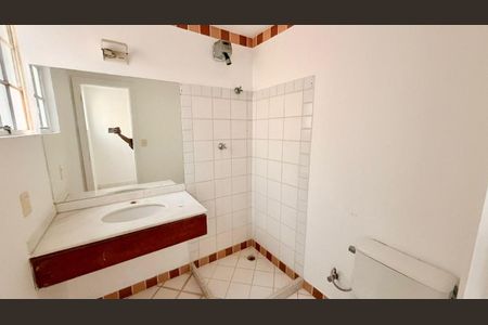 Casa à venda com 240m², 5 quartos e sem vaga