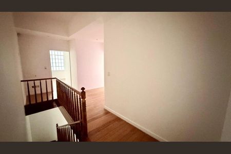 Casa à venda com 240m², 5 quartos e sem vaga