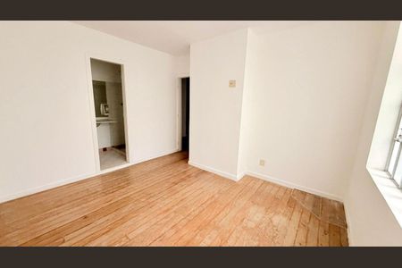 Casa à venda com 240m², 5 quartos e sem vaga
