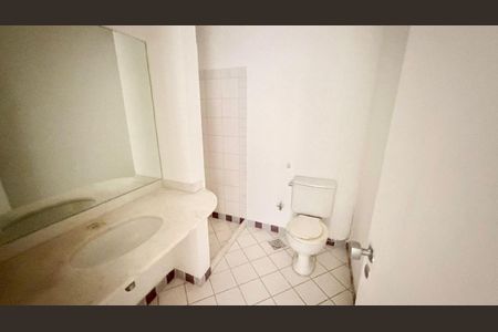 Casa à venda com 240m², 5 quartos e sem vaga