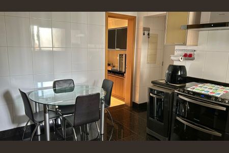 Apartamento para alugar com 160m², 3 quartos e 4 vagasCozinha