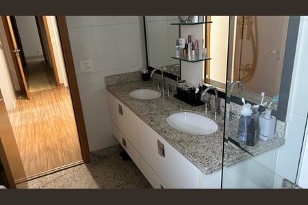 Apartamento para alugar com 160m², 3 quartos e 4 vagasBanheiro