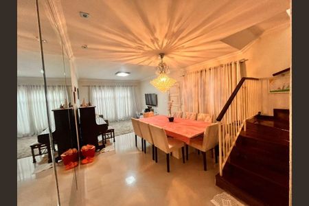 Casa à venda com 4 quartos, 225m² em Jardim Bonfiglioli, São Paulo