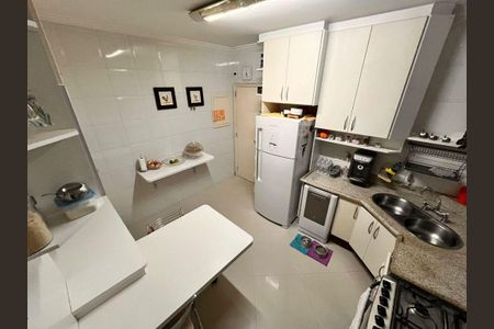 Casa à venda com 4 quartos, 225m² em Jardim Bonfiglioli, São Paulo