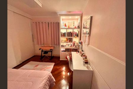 Casa à venda com 4 quartos, 225m² em Jardim Bonfiglioli, São Paulo