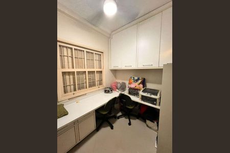 Casa à venda com 4 quartos, 225m² em Jardim Bonfiglioli, São Paulo