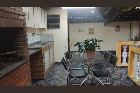 Casa à venda com 3 quartos, 201m² em Vila Junqueira, Santo André