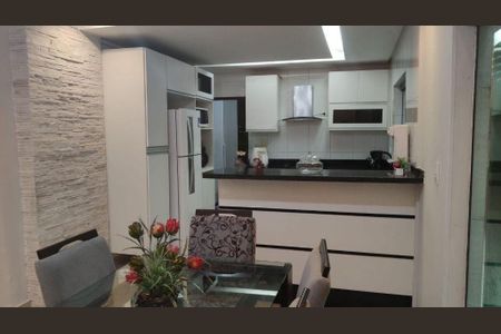 Casa à venda com 3 quartos, 201m² em Vila Junqueira, Santo André