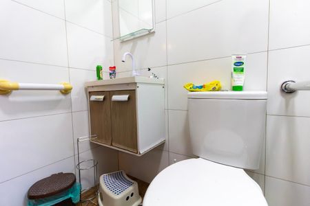 Casa à venda com 120m², 3 quartos e 3 vagas Casa à venda com 120m², 3 quartos e 3 vagasBanheiro 1