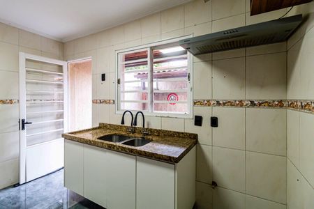 Cozinha de casa de condomínio para alugar com 2 quartos, 70m² em Jardim Amaralina, São Paulo
