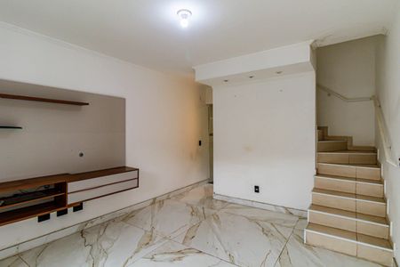 Sala de casa de condomínio para alugar com 2 quartos, 70m² em Jardim Amaralina, São Paulo