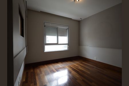 Apartamento à venda com 165m², 3 quartos e 3 vagasSuíte 3