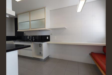 Apartamento à venda com 165m², 3 quartos e 3 vagasCozinha