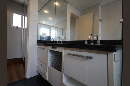 Apartamento à venda com 165m², 3 quartos e 3 vagasBanheiro da Suíte 3