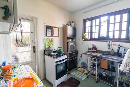 Casa à venda com 140m², 2 quartos e sem vaga Casa à venda com 140m², 2 quartos e sem vagaCozinha