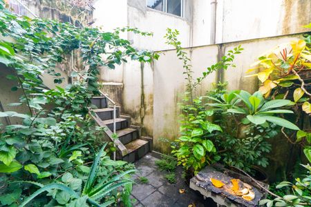 Casa à venda com 140m², 2 quartos e sem vaga Casa à venda com 140m², 2 quartos e sem vagaQuintal