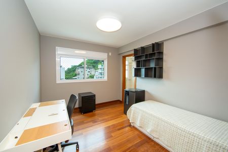 Apartamento à venda com 228m², 4 quartos e 5 vagas Apartamento à venda com 228m², 4 quartos e 5 vagasQUARTO3