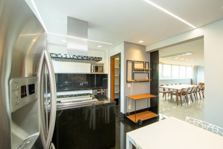 Apartamento à venda com 228m², 4 quartos e 5 vagas Apartamento à venda com 228m², 4 quartos e 5 vagasCOZINHA