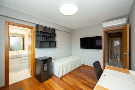 Apartamento à venda com 228m², 4 quartos e 5 vagas Apartamento à venda com 228m², 4 quartos e 5 vagasQUARTO3