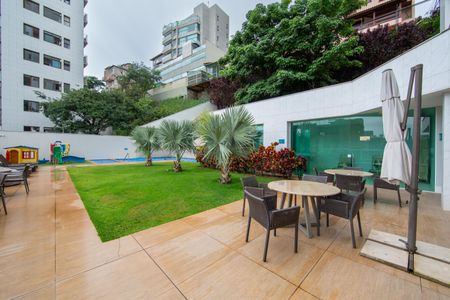 Apartamento à venda com 228m², 4 quartos e 5 vagas Apartamento à venda com 228m², 4 quartos e 5 vagasAREA DE LAZER
