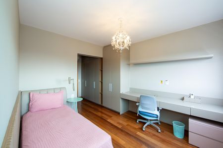 Apartamento à venda com 228m², 4 quartos e 5 vagas Apartamento à venda com 228m², 4 quartos e 5 vagasQUARTO1