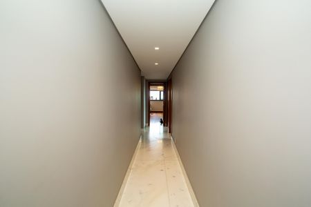 Apartamento à venda com 228m², 4 quartos e 5 vagas Apartamento à venda com 228m², 4 quartos e 5 vagasCORREDOR