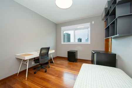 Apartamento à venda com 228m², 4 quartos e 5 vagas Apartamento à venda com 228m², 4 quartos e 5 vagasQUARTO3