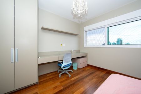 Apartamento à venda com 228m², 4 quartos e 5 vagas Apartamento à venda com 228m², 4 quartos e 5 vagasQUARTO1